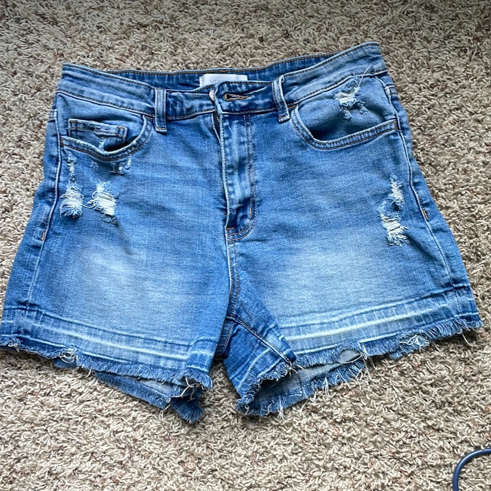 Vervet denim shorts- Bert comfy and lots of stretch